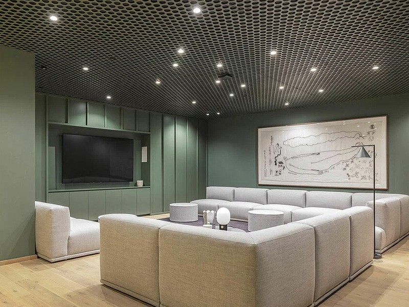 Lincoln Avenue, South Bronx, New York Metal Ceiling Tiles Aluminum False Panels Lincoln Avenue, South Bronx, New York Metal Ceiling Tiles Aluminum False Panels