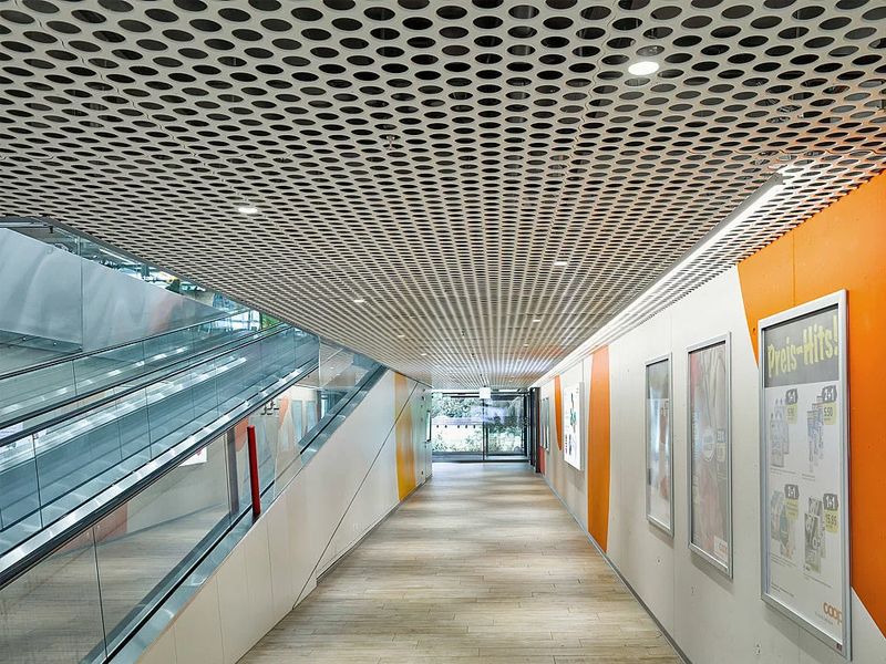 Shopping Mall Coop Löwenberg, Murten Strip Metal Ceiling System Aluminum Panels