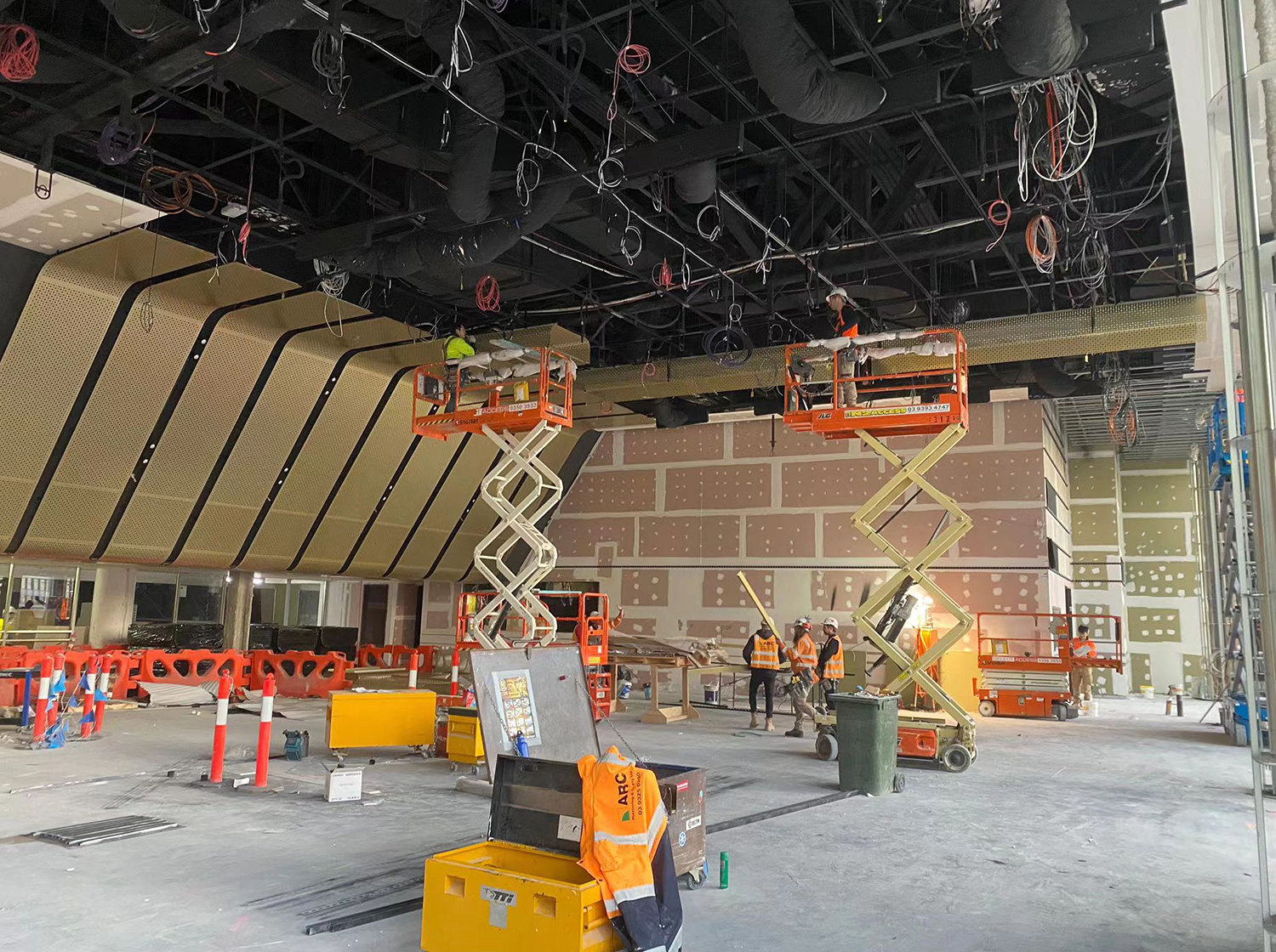 Australia Melborne Marvel Stadium VIP Aluminum Perforated Raft Bespoke Metal Ceiling