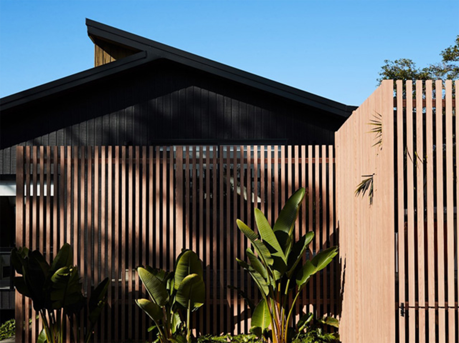 Aluminum Architecture: Pioneering Sustainability in Modern Design Aluminum Architecture: Pioneering Sustainability in Modern Design