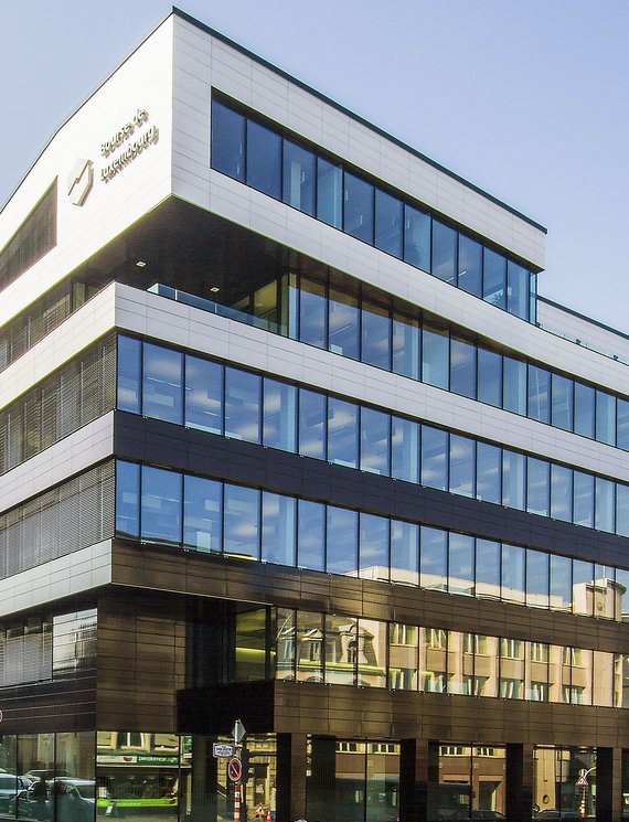 Stock Exchange Luxemburg Flashclad Cladding Acm Cladding Aluminium Wall Cladding Systems