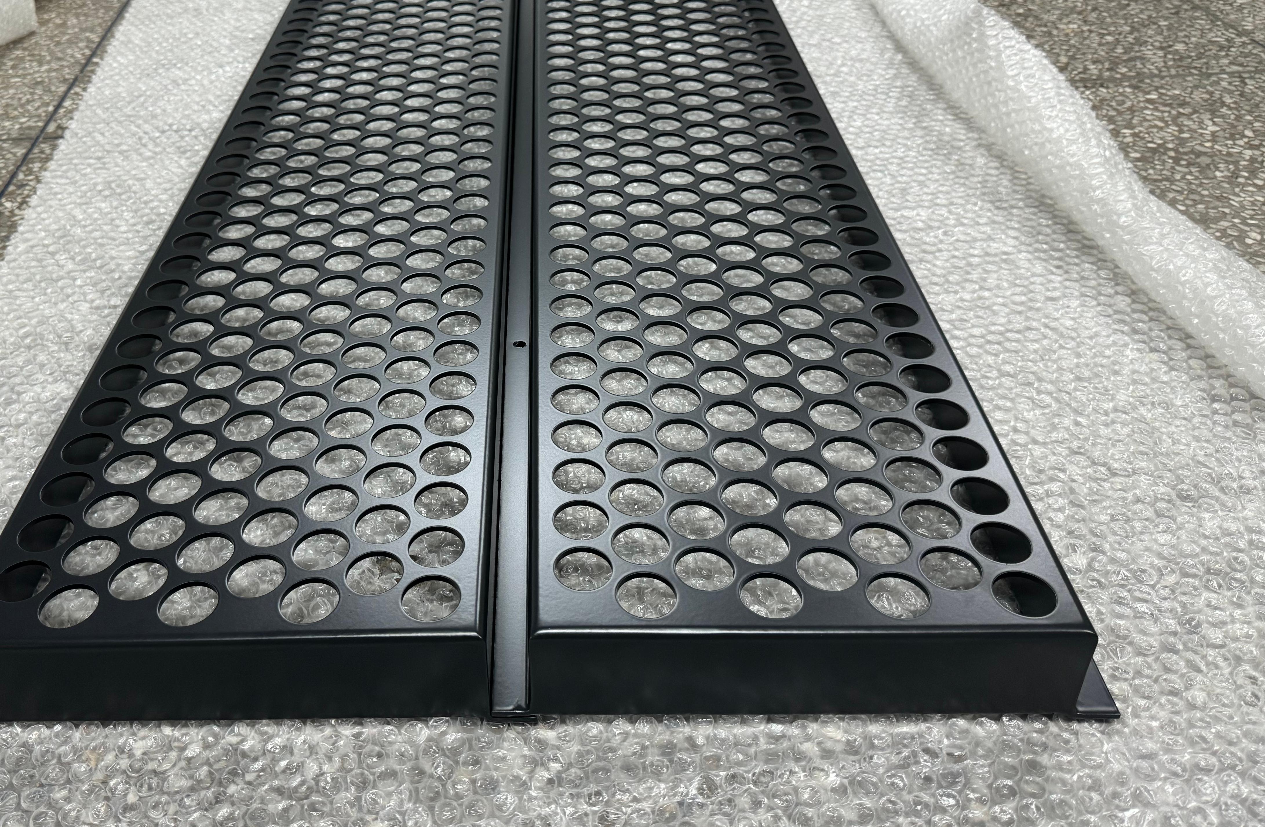 Sustainable Interiors: The Role of Suspended Metal Mesh Ceiling Panels Sustainable Interiors: The Role of Suspended Metal Mesh Ceiling Panels