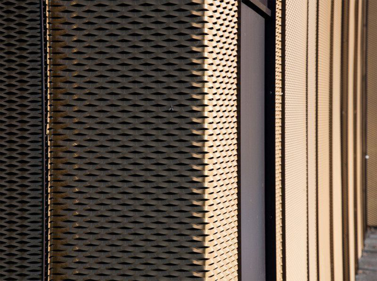 The Versatility of Aluminum Expanded Metal for Building Facades, Cladding, and Ceiling Decor The Versatility of Aluminum Expanded Metal for Building Facades, Cladding, and Ceiling Decor